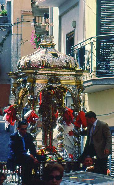 138-Melilli,festa di San Sebastiano,4 maggio 2002.jpg